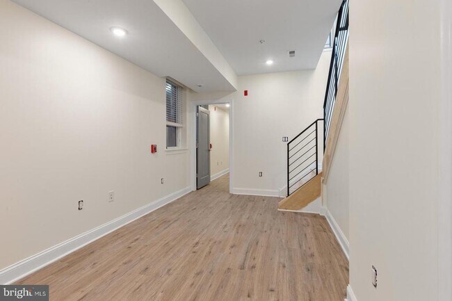 Building Photo - 511 Gorgas Ln