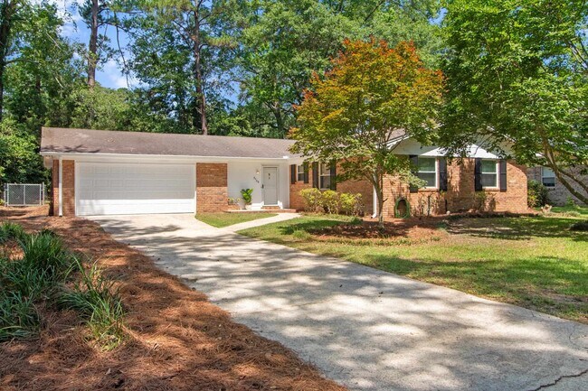 Building Photo - 3108 Briarwood Dr