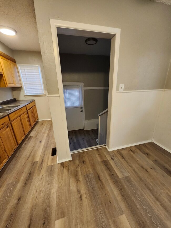 Building Photo - 38 1st St