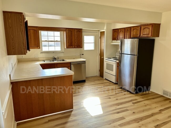 Building Photo - 2403 Rockspring Rd