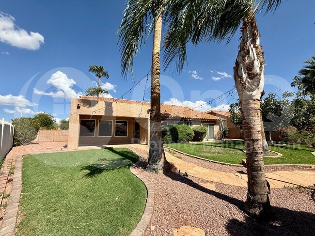 Building Photo - 1625 W Gunstock Loop