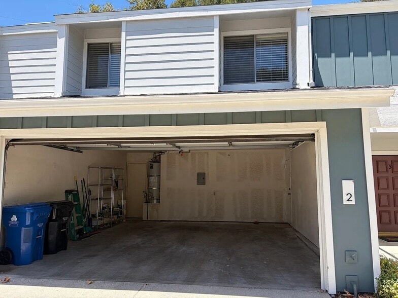 Building Photo - 18241 Andrea Cir N