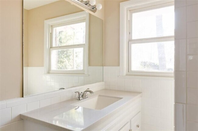 Building Photo - 1831 Shepherd Cir SW