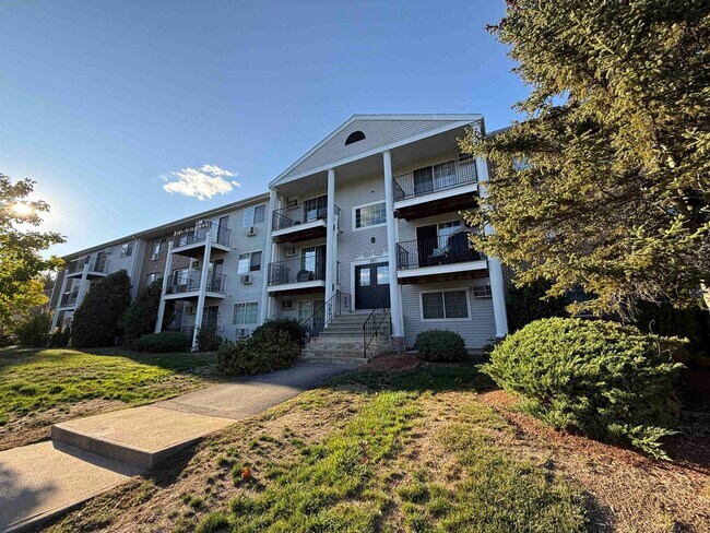 Building Photo - 383 Huse Rd