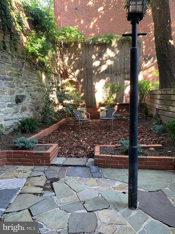 Building Photo - 1225 30th St NW