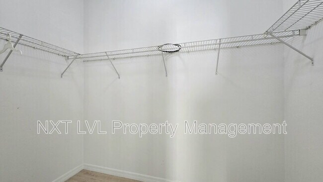 Building Photo - 2122 SW 29th Terrace