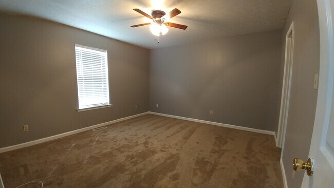 Building Photo - Charming Douglasville Home with Bonus Base...