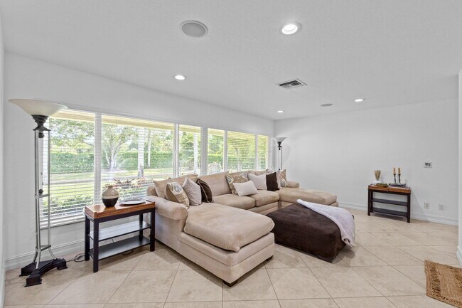 Building Photo - 7447 NW 82nd Terrace