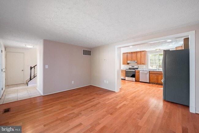Building Photo - 1103 Burwick Dr