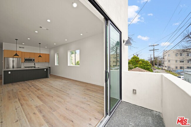 Building Photo - 1520 Magnolia Ave