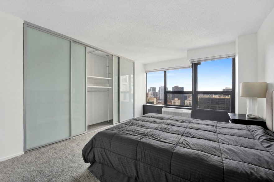 Building Photo - 30 E Huron St