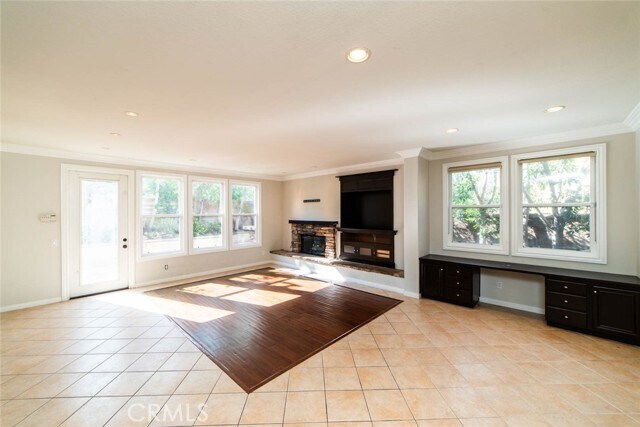 Building Photo - 6 Roseleaf