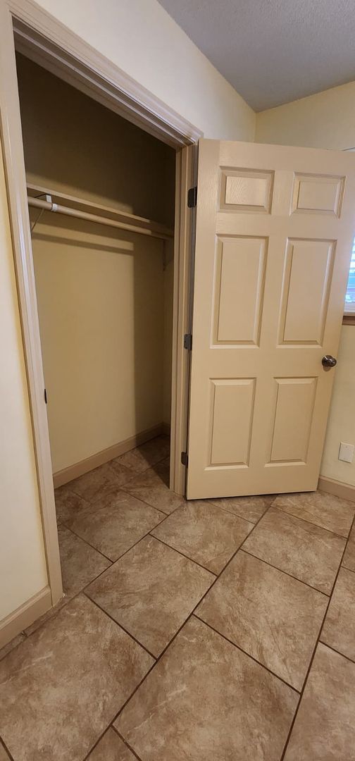 Building Photo - 134 Ash St