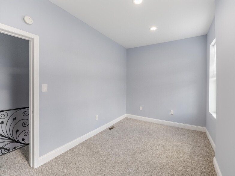 Building Photo - 19 Osborn St