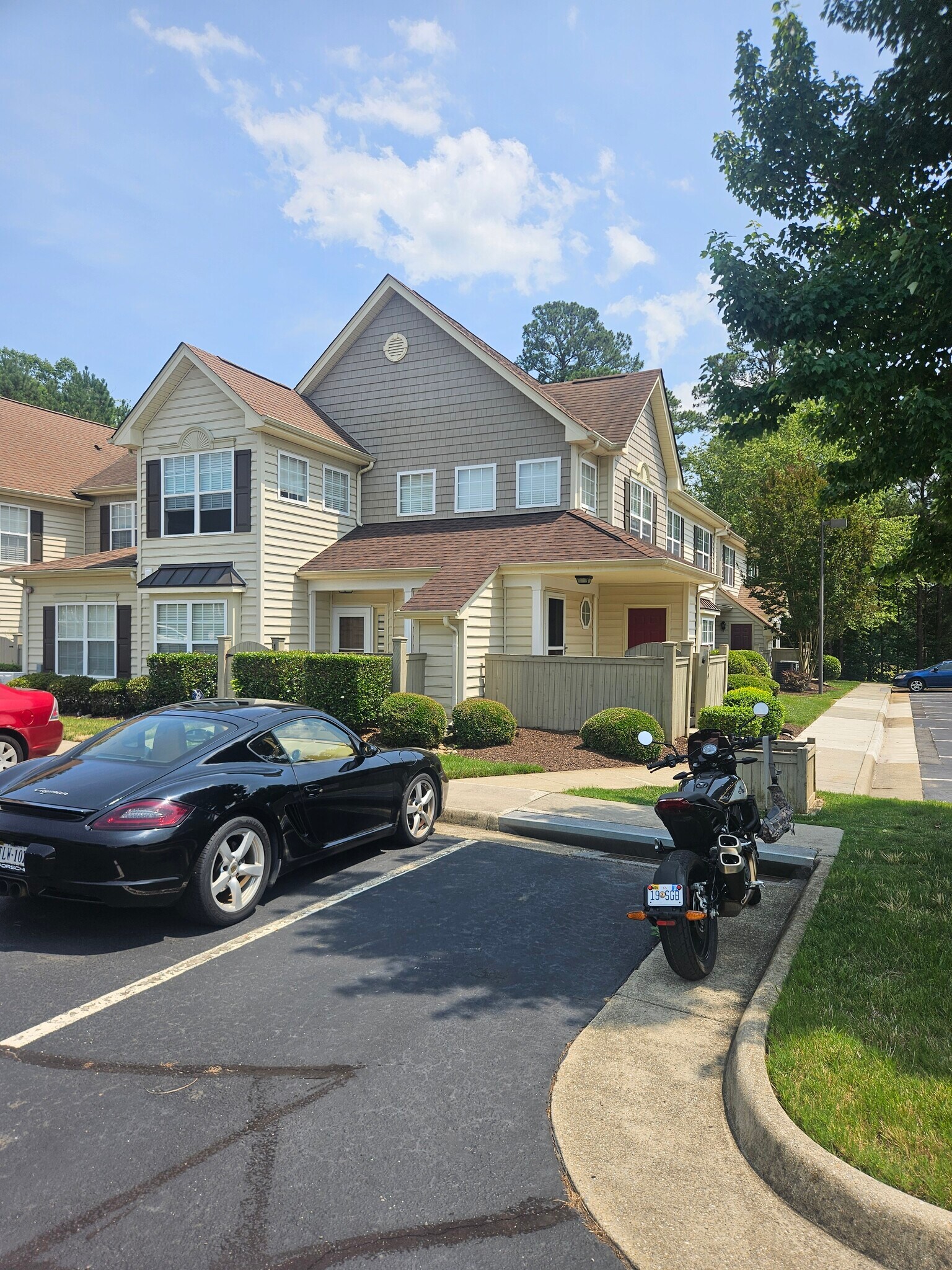 Building Photo - 1710 Duntrune Gln