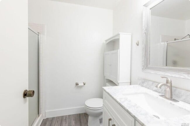 Building Photo - Stunning 2 Bed 2 Bath Condo in Novato, CA