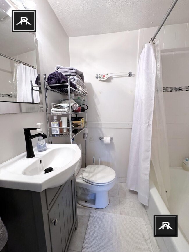 Building Photo - 2 bedroom in Brookline MA 02446