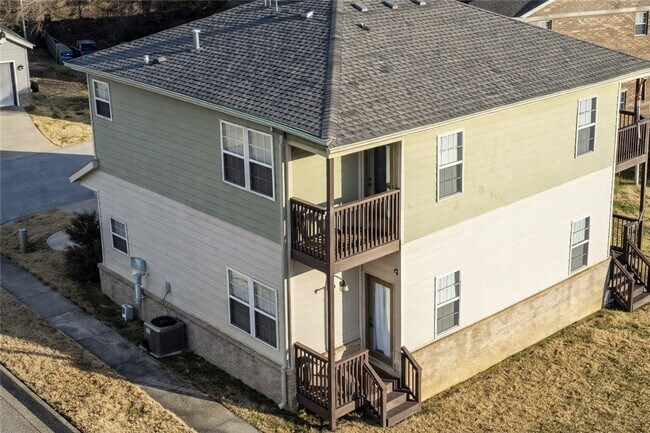 Building Photo - 1123 S Tottenham Ct