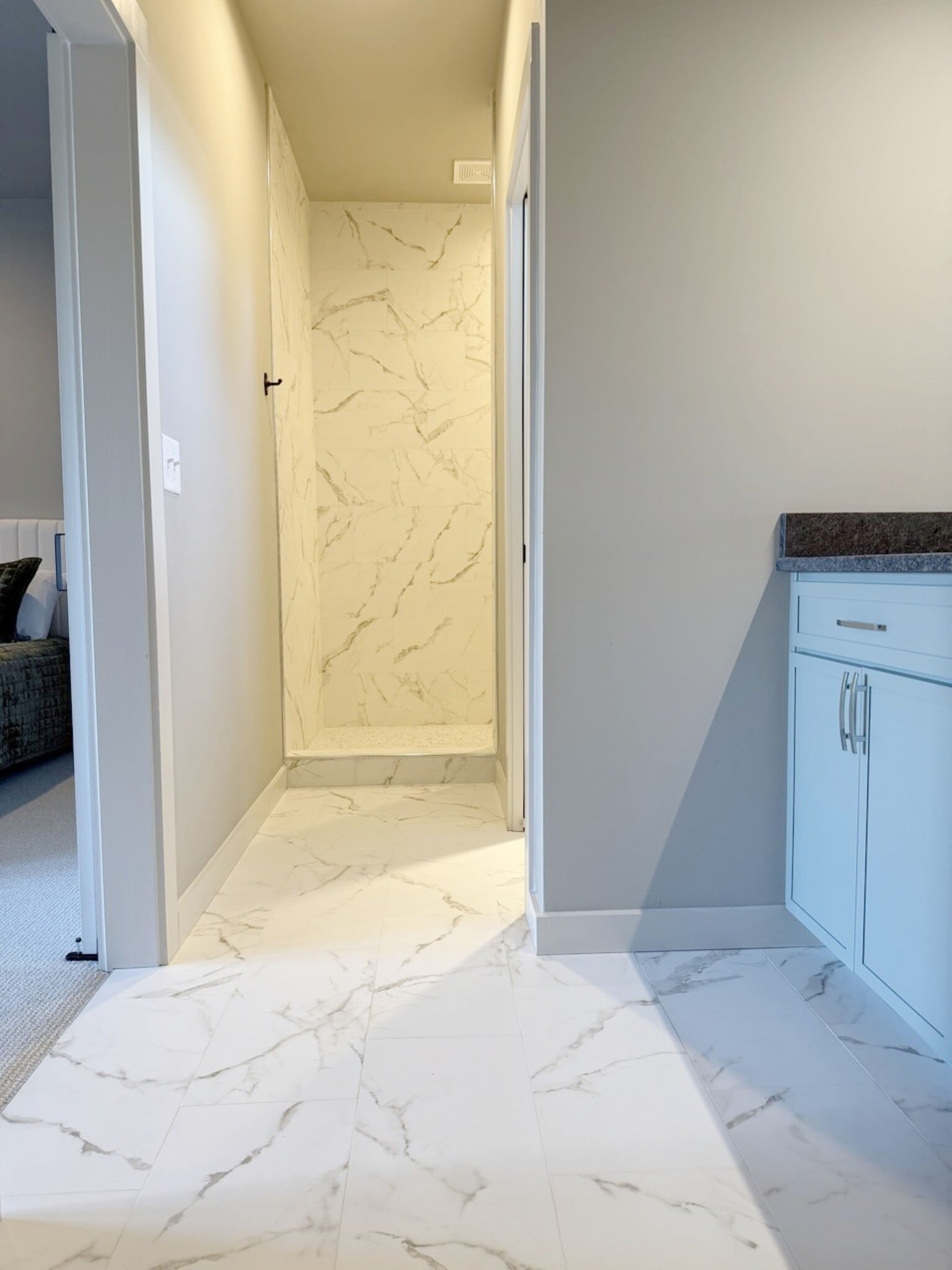 LUXURY BATH - 108 Textile Ct