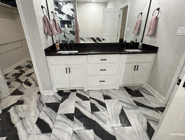 Building Photo - 3013 Sue St