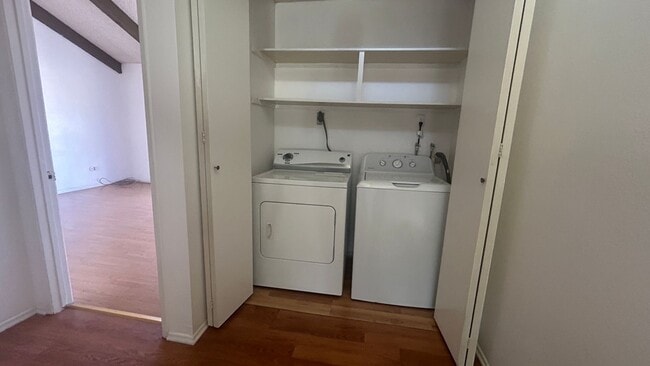 Building Photo - Spacious 3 Bedroom Condo for Rent in Colton
