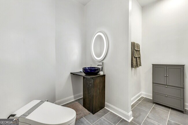 Building Photo - 300 Island Cove Dr