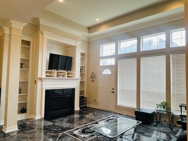 Building Photo - 4114 Fisher Lake Dr