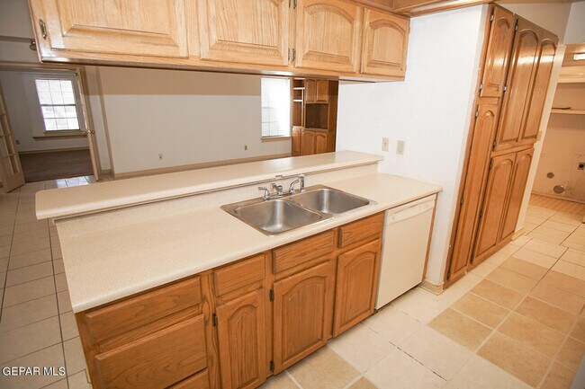 Building Photo - 1808 Gurss Pl
