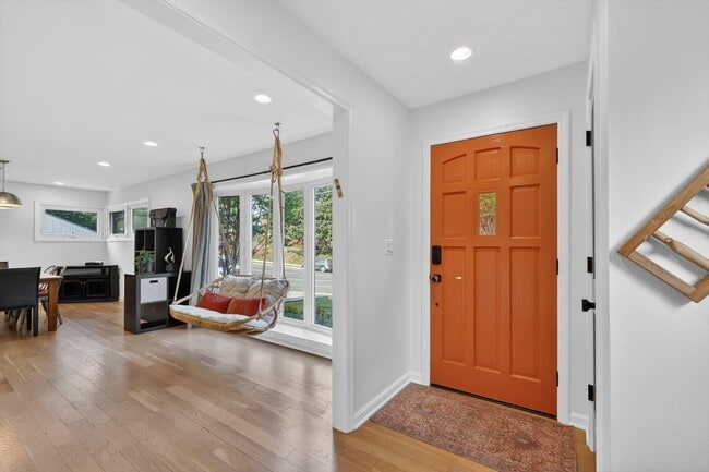 Building Photo - 2015 N Woodstock St