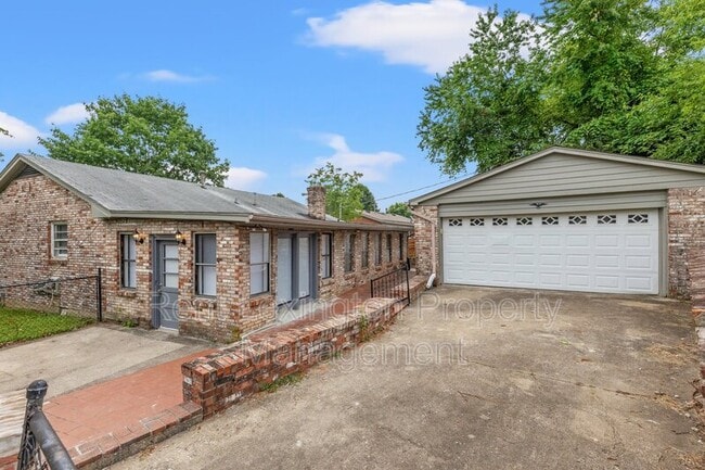 Building Photo - 228 Kenlock Dr