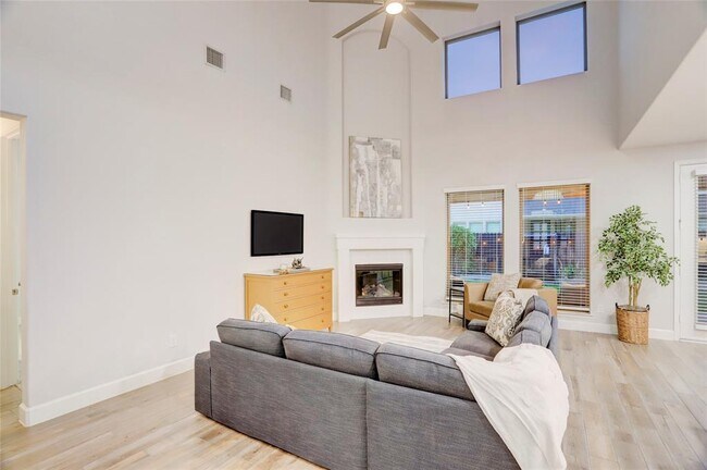 Building Photo - 2327 Partridgeberry Ln