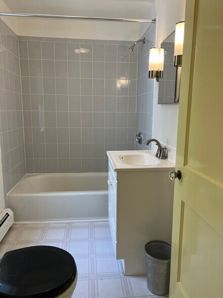 Building Photo - 31 Pleasant St