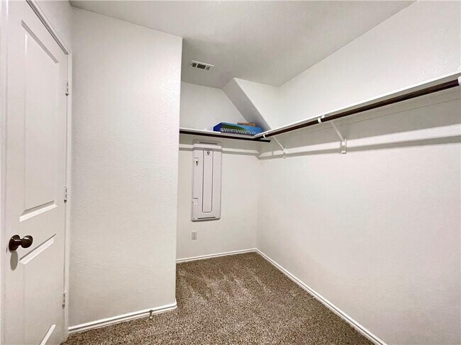 Building Photo - 118 Canley Lp