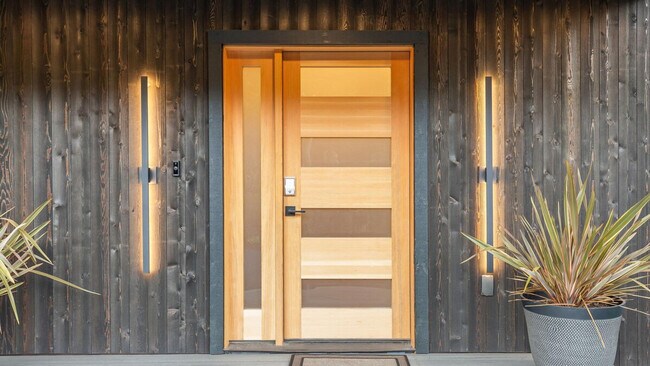 Building Photo - 13006 NE 149th St