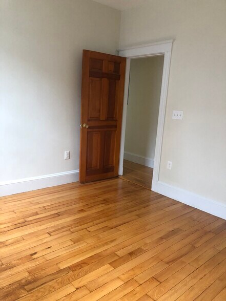 Building Photo - 16 Copenger St