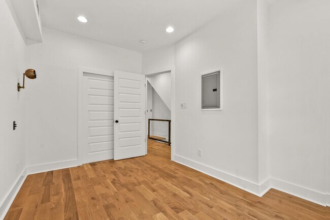 Building Photo - 461 Prospect Ave