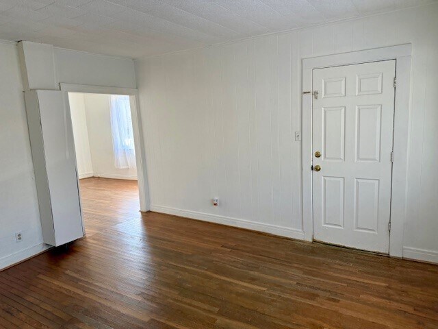 Building Photo - 117 Farmer St