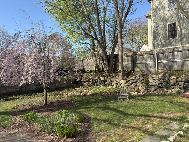 Building Photo - 31 Queen St