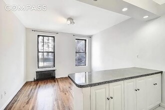 Building Photo - 422 Amsterdam Ave