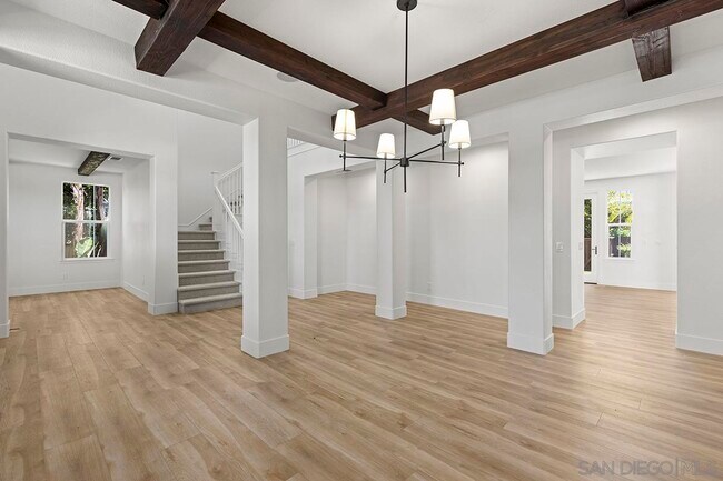 Building Photo - 6338 Huntington Dr