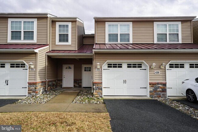 Building Photo - 439 Parkview Ct