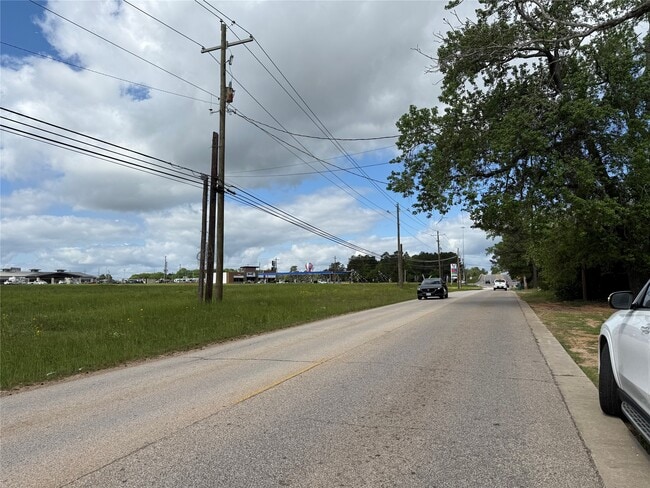 Building Photo - 300 Longstreet Rd