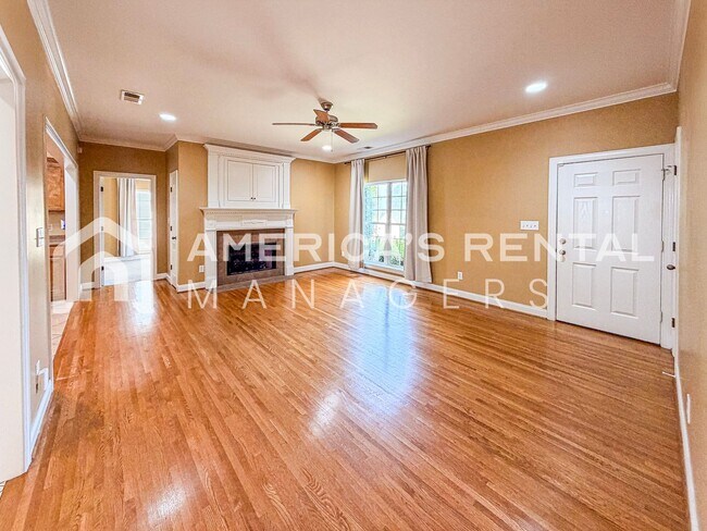 Building Photo - 584 Woodland Ridge Rd