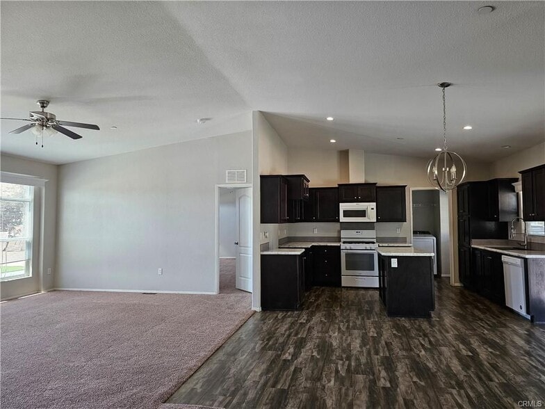 Building Photo - 21197 Mazie