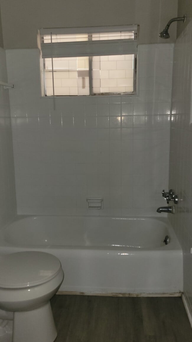 Building Photo - 1 month free!!!  Section 8 accepted!!! "Charming 1-Bed Oasis with Modern Comforts in Huntsville –...