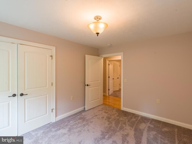 Building Photo - 2616 Greenport Dr