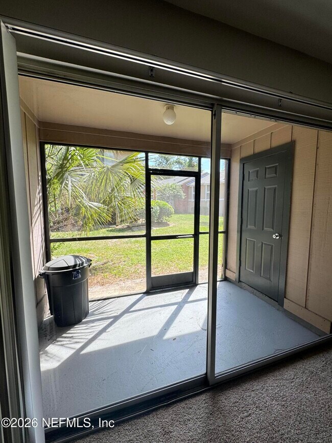 Building Photo - 8880 Old Kings Rd S