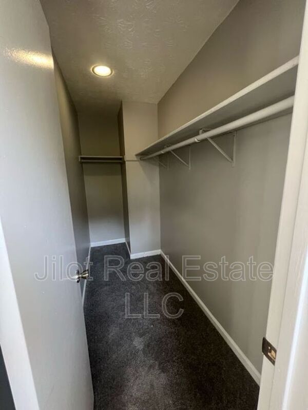 Building Photo - 803 Heritage Oaks Dr