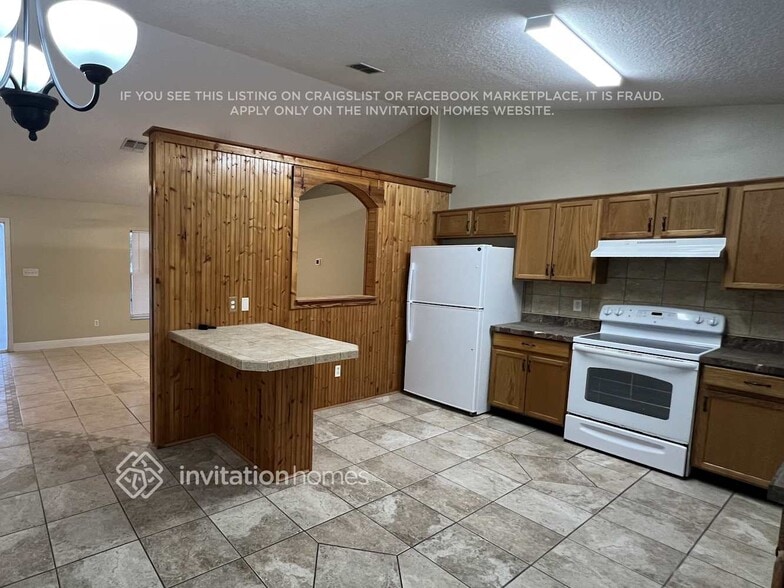 Building Photo - 423 Woodview Dr