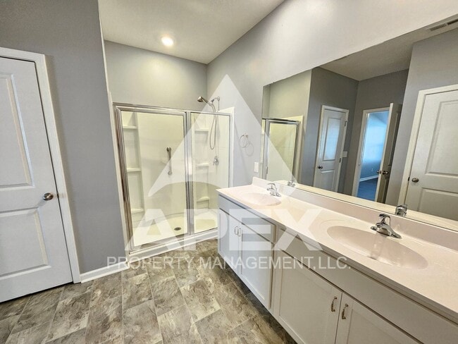 Building Photo - Stunning 5 Bd / 3.5 Ba 2-Story Single Family home in Hardin Valley!